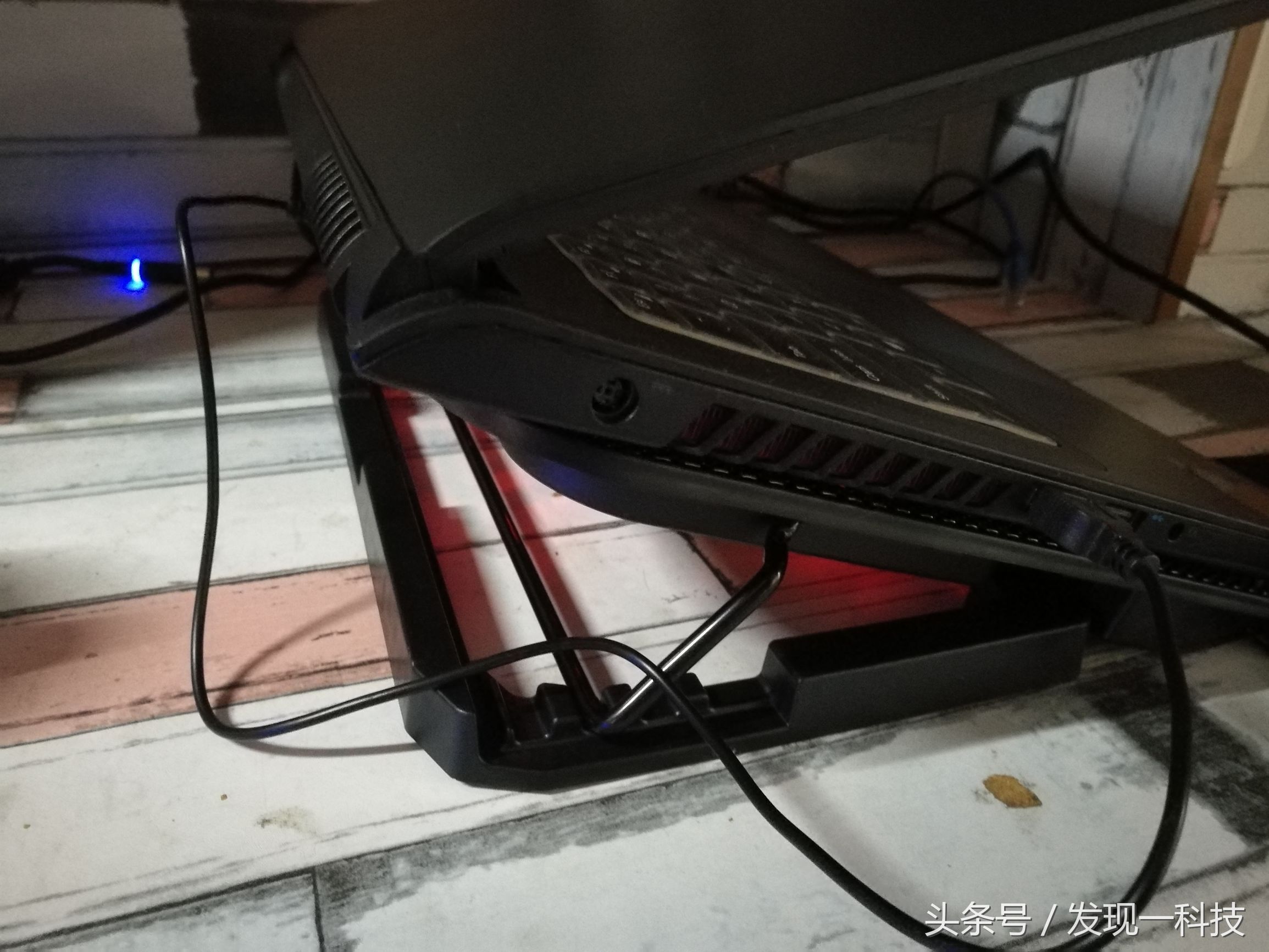 酷睿冰尊散热器a9怎么使用视频,使笔记本散热更快的散热器推荐