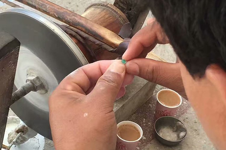 珠宝人还是美食家看看时下流行的那些好玩儿好吃的珠宝游学吧