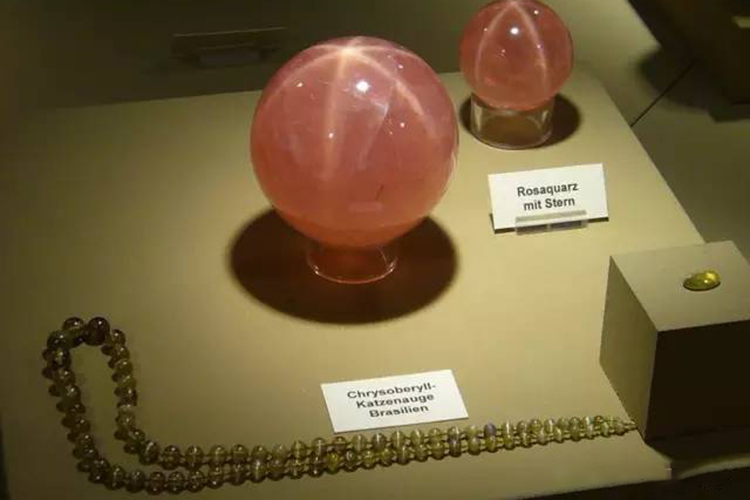 珠宝人还是美食家看看时下流行的那些好玩儿好吃的珠宝游学吧