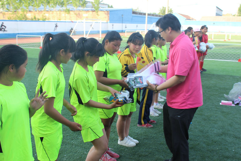 青春如火超越自我明日之星,青春如火超越自我拔河比赛