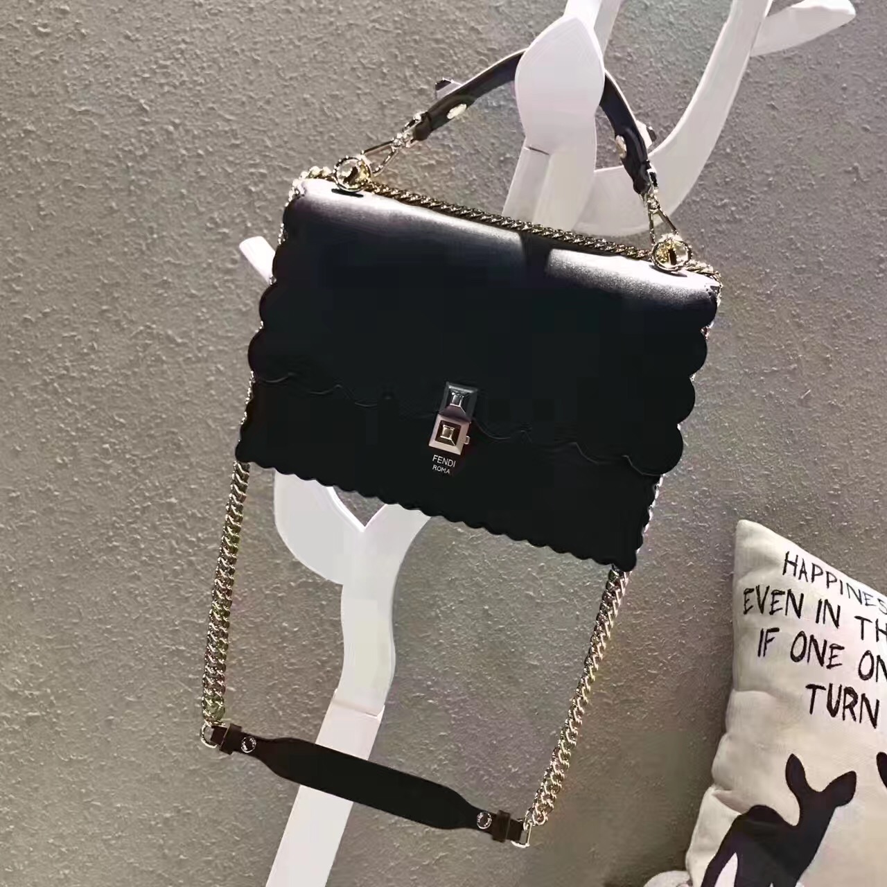 fendi包包最新款,fendi包的经典款