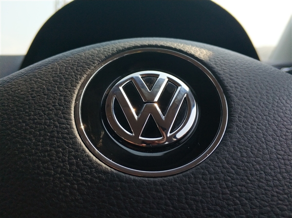 老外观看小米汽车之后的感受,老外赞叹中国美景反应视频