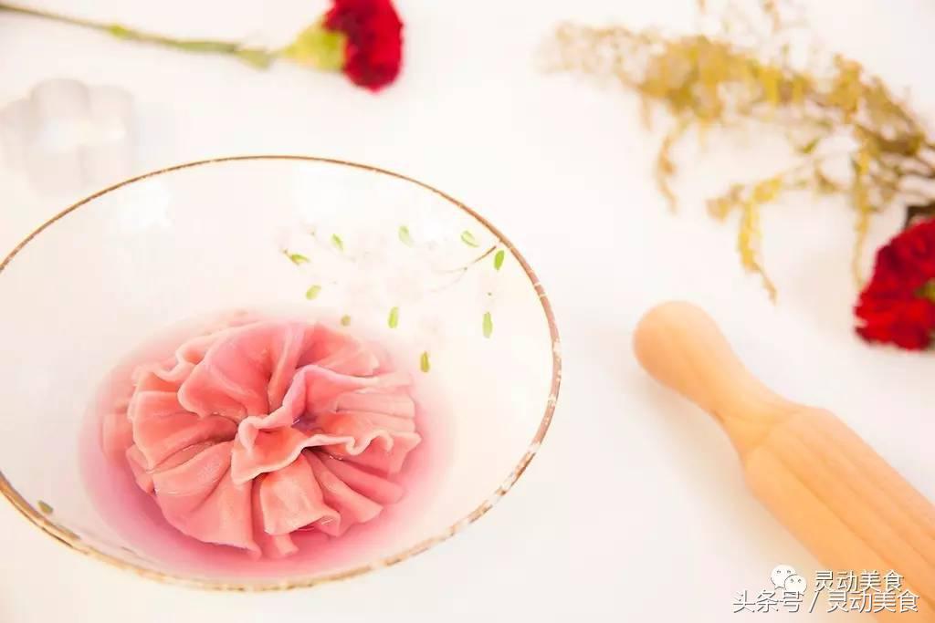 母亲节送康乃馨还是玫瑰,母亲节为什么要送康乃馨