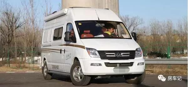 上汽大通v80长轴中顶自动挡房车,2019款大通v80豪哥自动挡房车