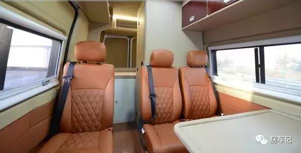 上汽大通v80长轴中顶自动挡房车,2019款大通v80豪哥自动挡房车