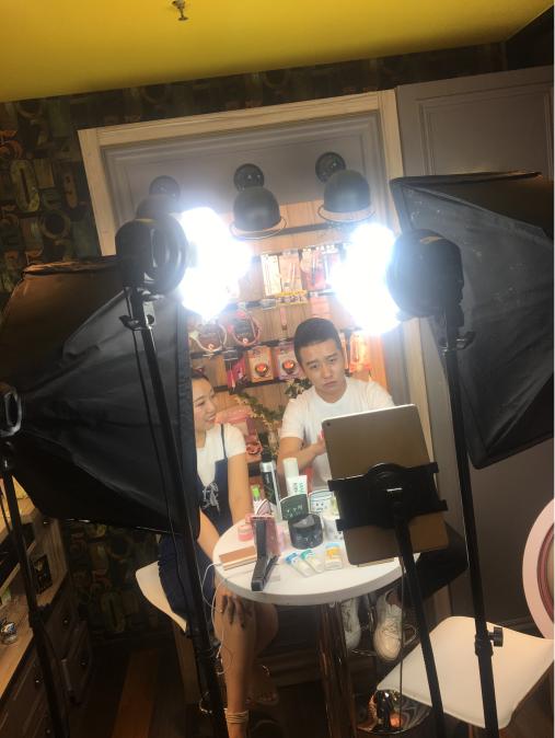 全能偶像红人玩转台湾86小铺