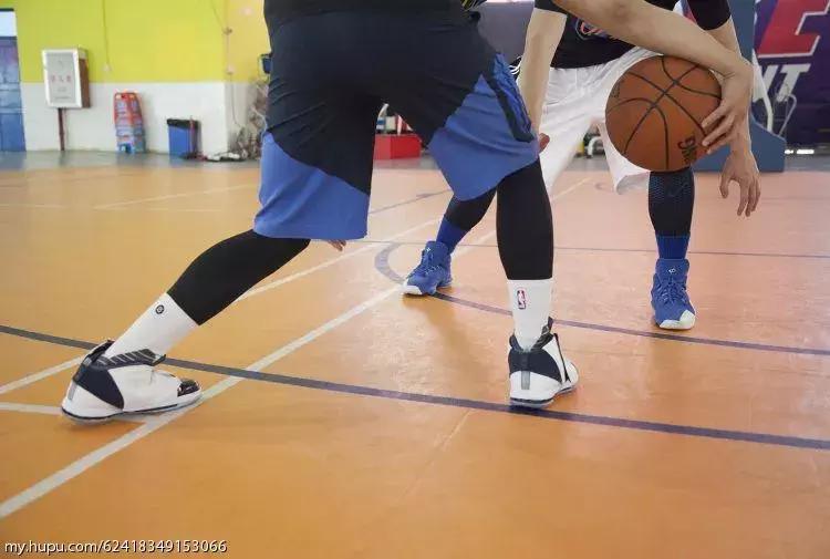 airjordan白红蓝的一款鞋,airjordan16上脚