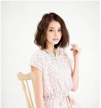 方脸适合的短发发型推荐,方脸短发女发型短发