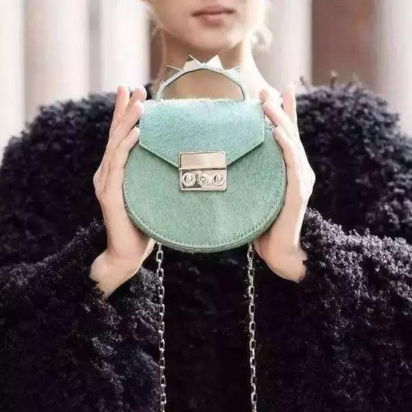 鏃跺皻娲嬫皵缇庡寘,澶村眰鐗涚毊缇庡寘鍒嗕韩绮捐嚧濂充汉蹇呭