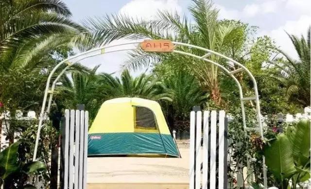 四川房车露营,川藏线上最火的房车露营基地