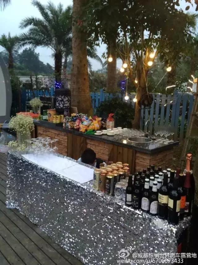 四川房车露营,川藏线上最火的房车露营基地