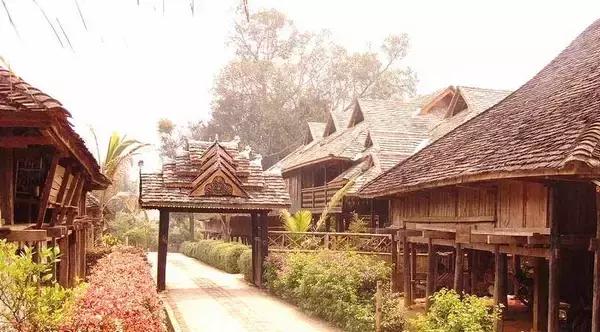 泼水节后，西双版纳该怎么玩，附防高温注意事项