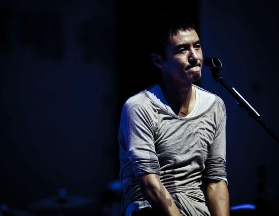 清白平凡成都理想这个民谣的角落夏花盛开