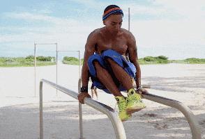 彭于晏腹肌怎么练的,彭于晏身材的正确练法