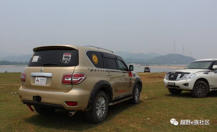 尼桑途乐Y61外观改装案例,途乐y62改装液晶仪表