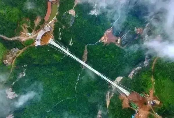 天津亚洲玻璃栈道多高多长,天津周边落差400米玻璃栈道