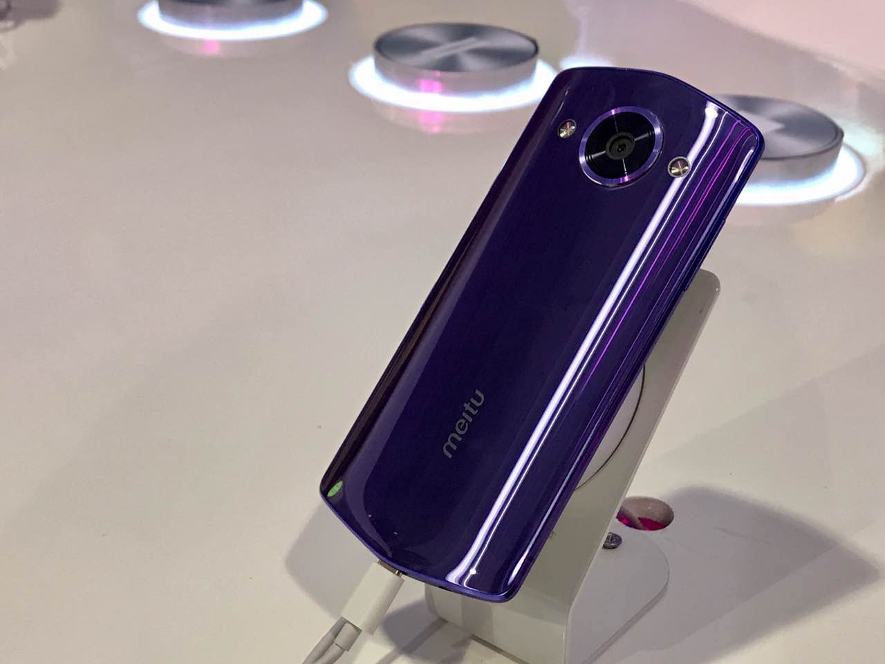 美图m8自拍功能介绍,美图m8多久出的