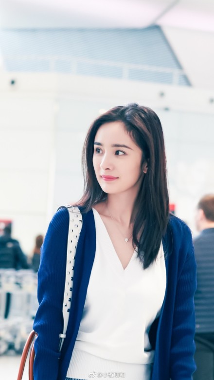 杨幂代言广告收入,流量明星杨幂