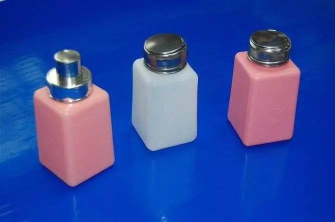 为什么入境被带小黑屋,入境怎么避免被关小黑屋