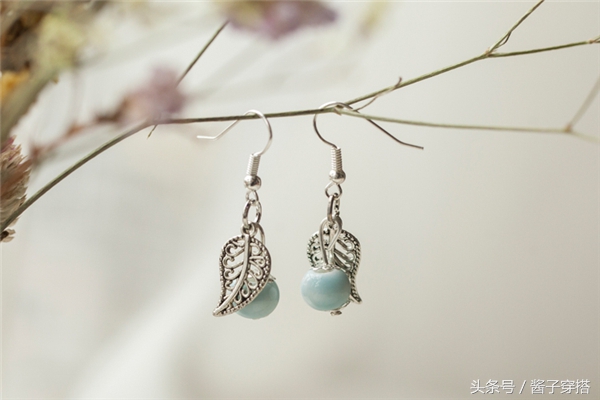 叶子化为饰品，时尚搭配的小心机