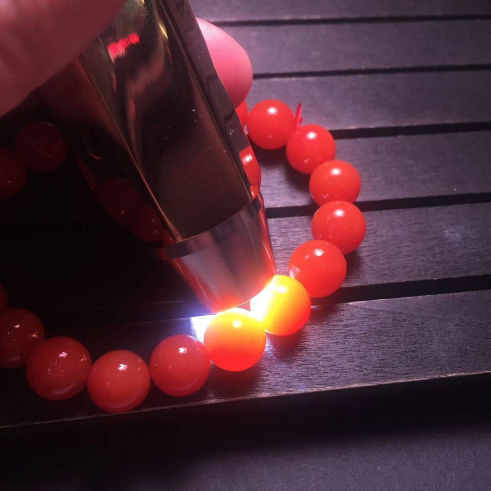 樱桃红南红玛瑙鉴别最简单方法,樱桃红南红手串戴着有什么好处