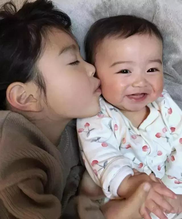 你最爱的人却爱上了别人,最爱你的人往往最后最爱的是自己