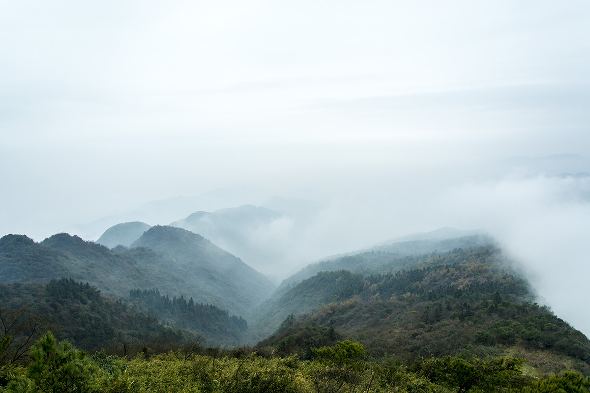 华蓥双枪老太婆雕像搬哪里,四川广安华蓥双枪老太婆图片