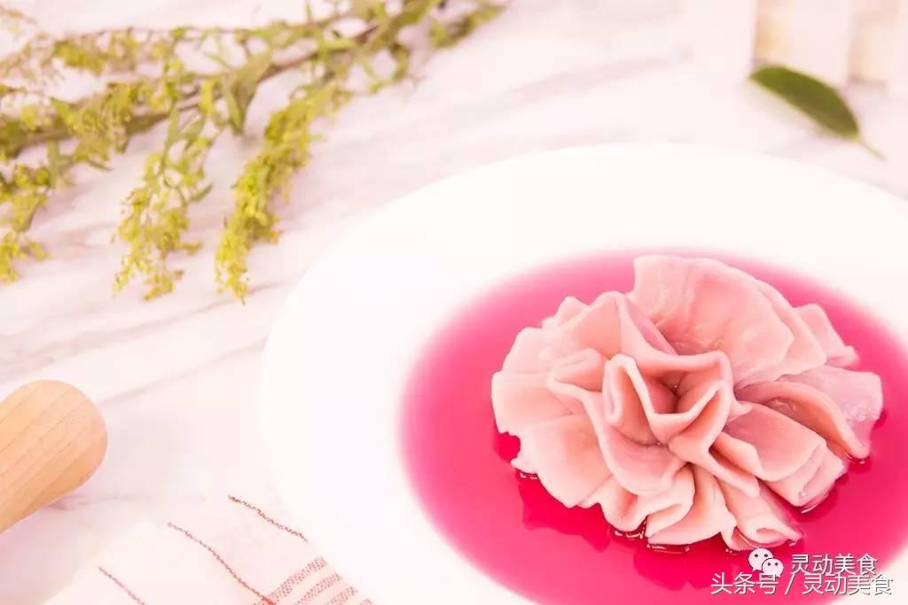 母亲节送康乃馨还是玫瑰,母亲节为什么要送康乃馨