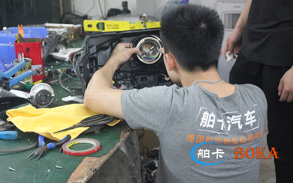 揽胜矩阵大灯改装欧司朗,路虎揽胜大灯改装价格