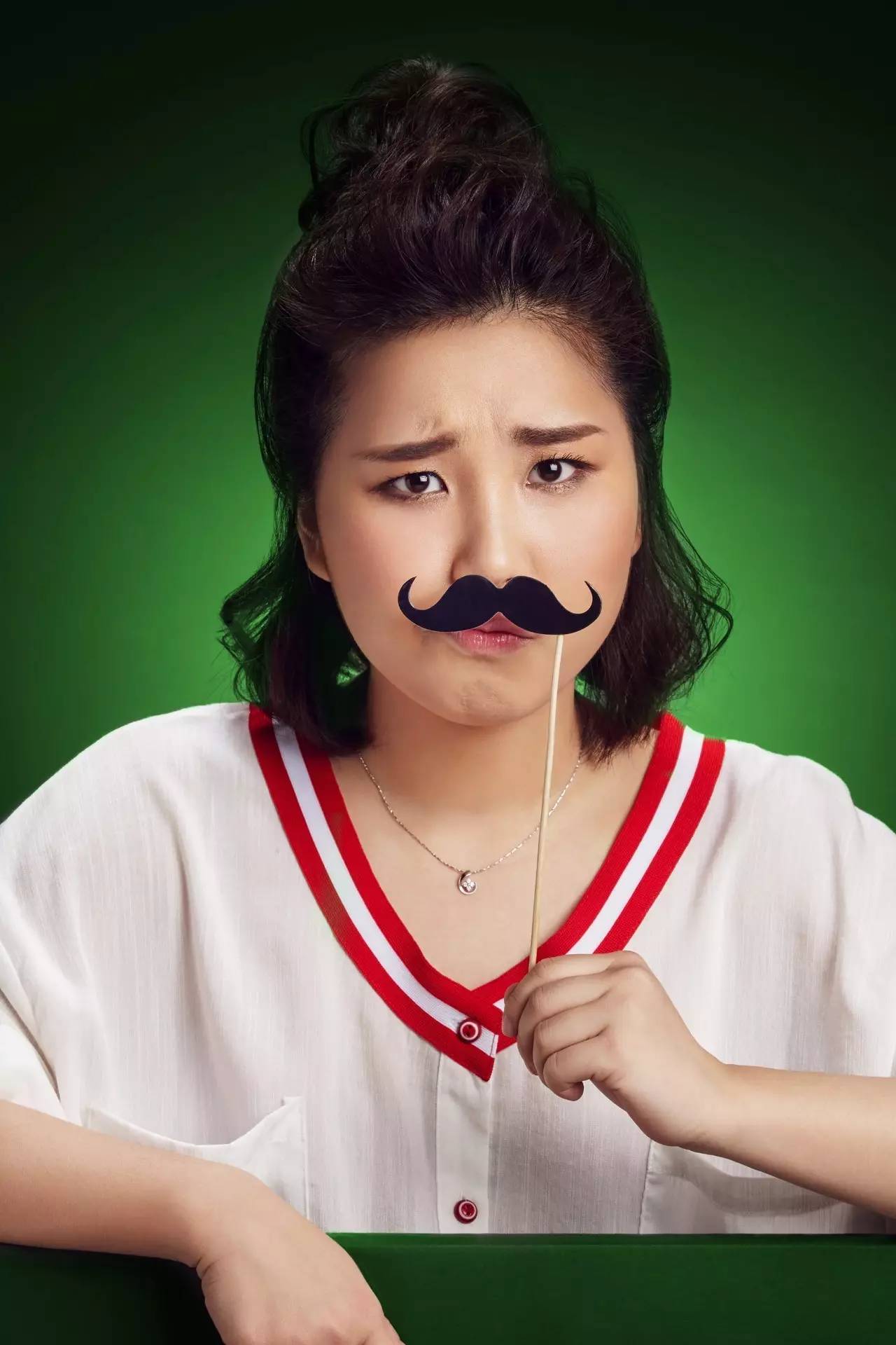 爱哭鬼、伪90后、败家女,咪蒙和她月薪5万的助理们