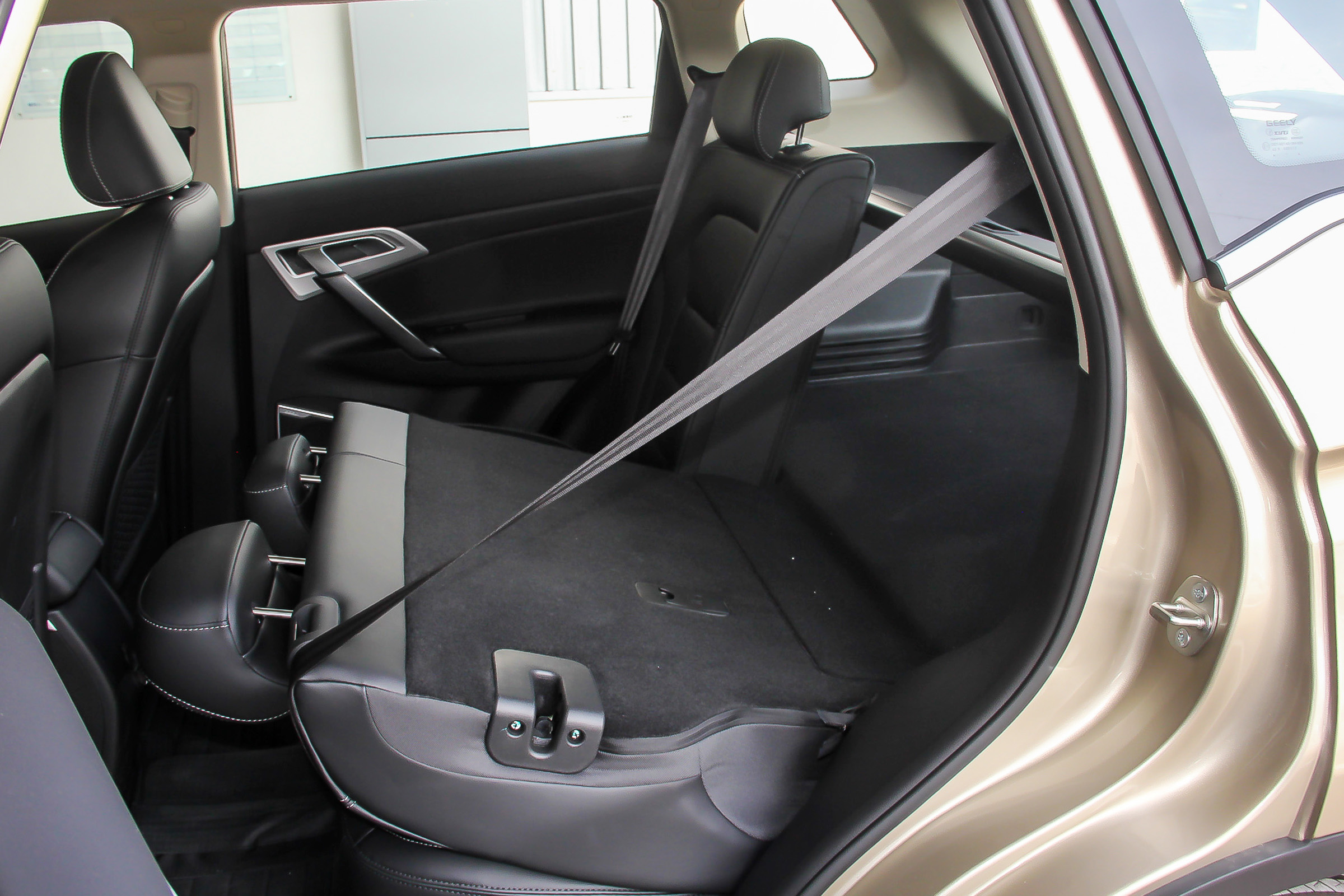 吉利汽车每天推荐好车,吉利博越自动挡2021款落地价suv