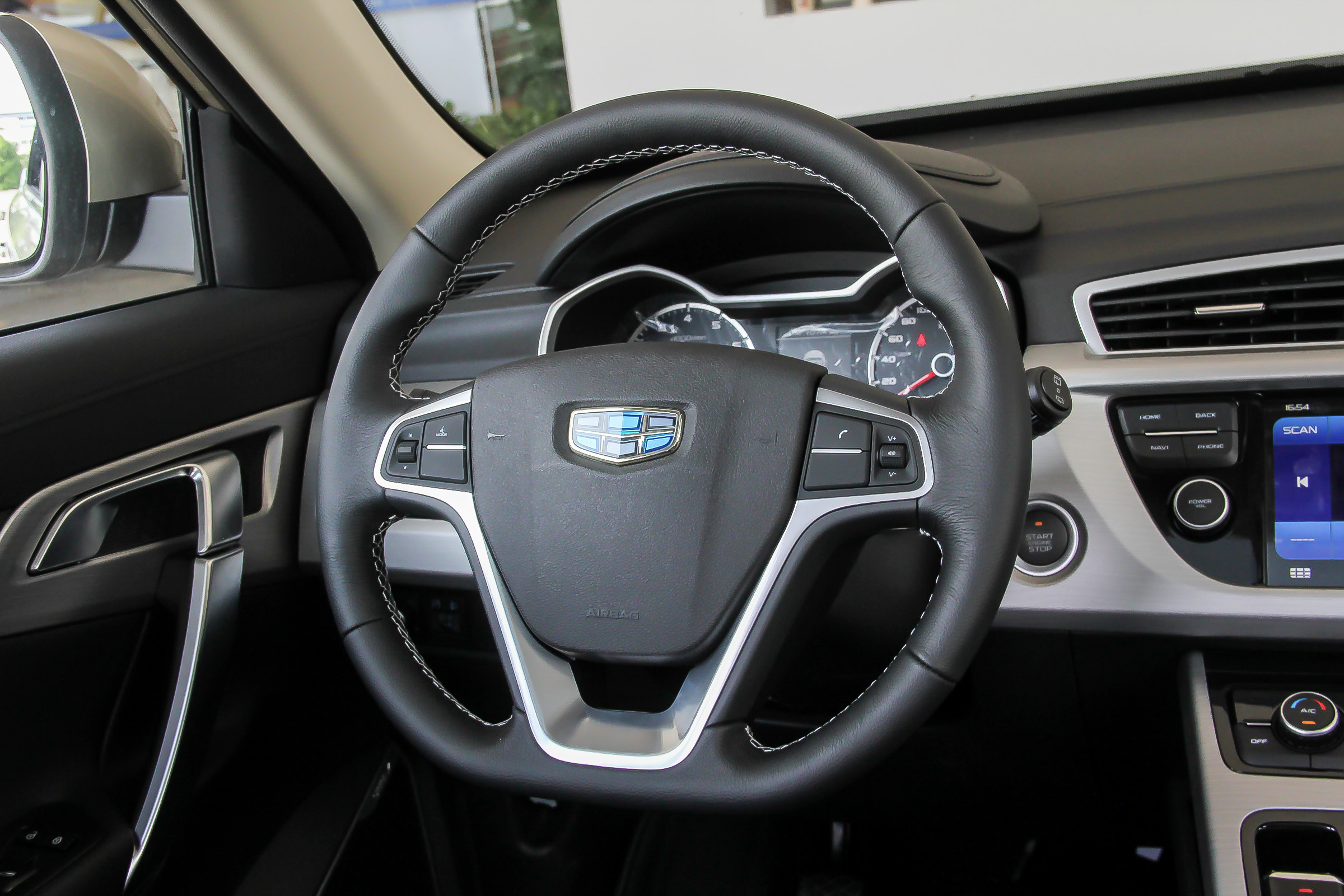 吉利汽车每天推荐好车,吉利博越自动挡2021款落地价suv