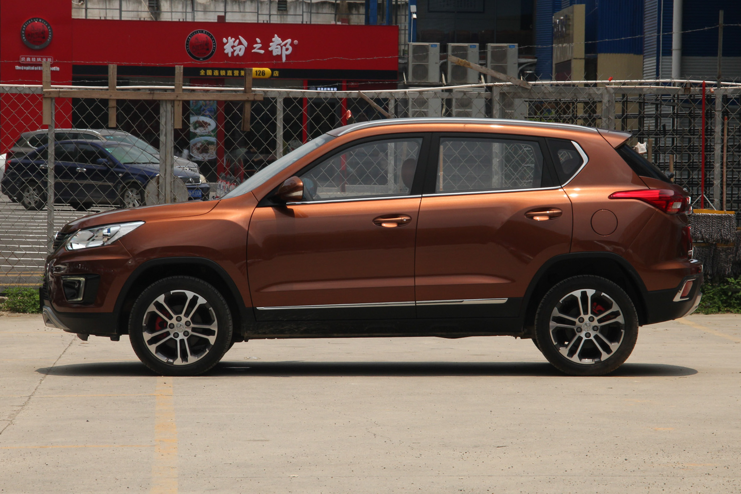 瑞虎3和绅宝x35哪个好,绅宝x35全面评测