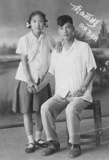 中国各年代婚纱照,夫妻看看多年前的婚纱照