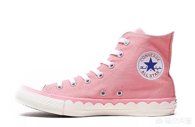 除了匡威，还有5款夏季必入的单品帆布鞋不可不知。