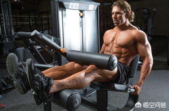 膝关节痛上下楼梯痛教你一招缓解,走平路时膝关节疼痛是什么原因