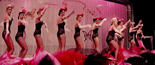 复古印花连衣裙怎么搭配好看,复古印花连衣裙适合优雅的女人穿