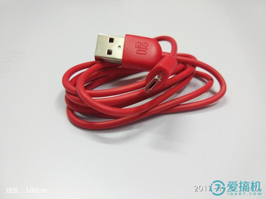 唱吧胶囊麦克风和c1麦克风,唱吧v1麦克风横向测评