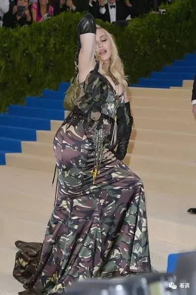 韩寒画韩红什么意思,韩寒韩红画画