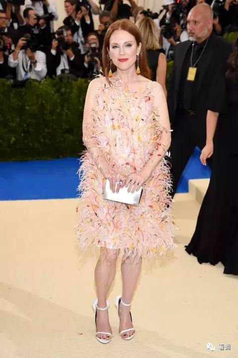 韩寒画韩红什么意思,韩寒韩红画画