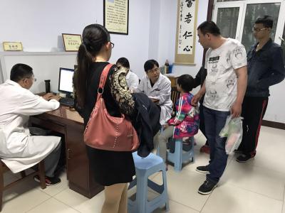 市中医院肺病科开展“哮喘周”义诊健康咨询活动