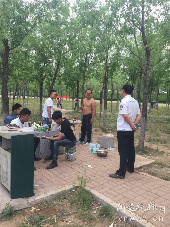 临沂滨河景区又变“烧烤场”