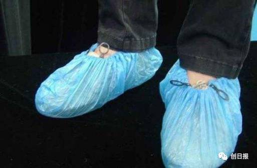 刘强东点名快递小哥月入8万,刘强东说给快递小哥工资翻倍