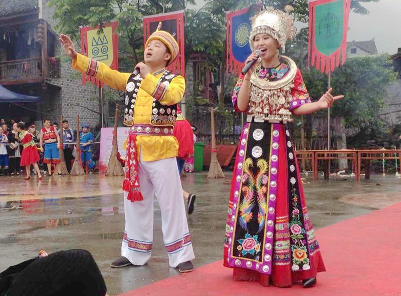 今天“四月八”，吉首坪朗比往年更“火”！