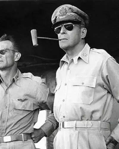 墨镜后的人，他们在想些什么？｜壹读百科