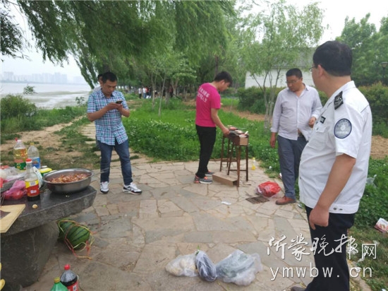 临沂滨河景区又变“烧烤场”