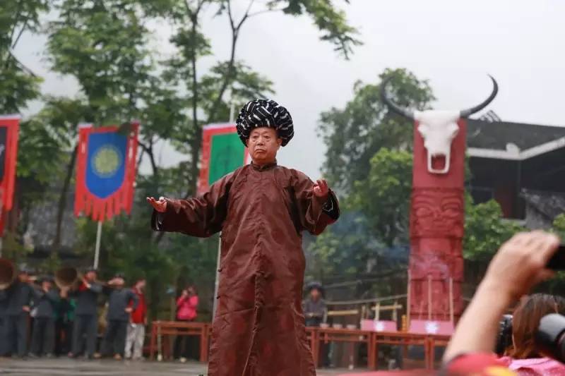 今天“四月八”，吉首坪朗比往年更“火”！