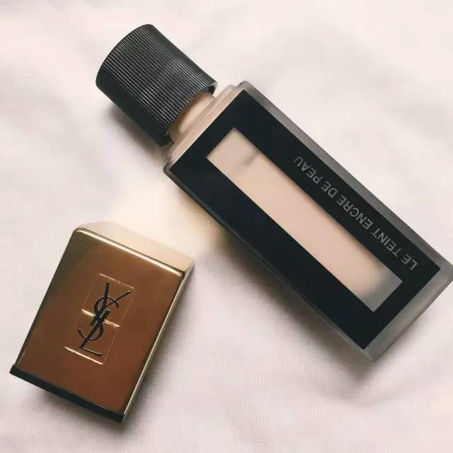 杨幂脸和手臂全涂了粉底,杨幂迪丽热巴看了都心动