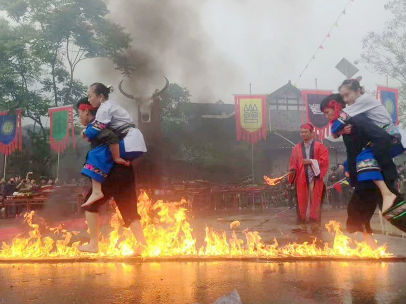 今天“四月八”，吉首坪朗比往年更“火”！