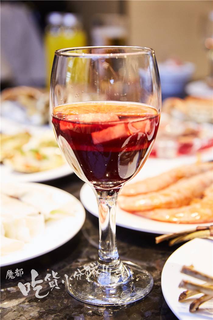 海鲜自助中的平价战斗机，还没支口红贵